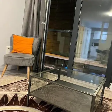*lux Cosy 2 Bedroom With Parking, Balcony* Apartamento Birmingam