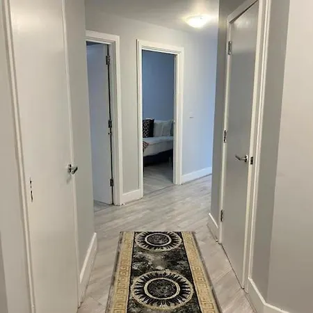*lux Cosy 2 Bedroom With Parking, Balcony* *