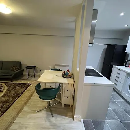 *lux Cosy 2 Bedroom With Parking, Balcony* Apartamento